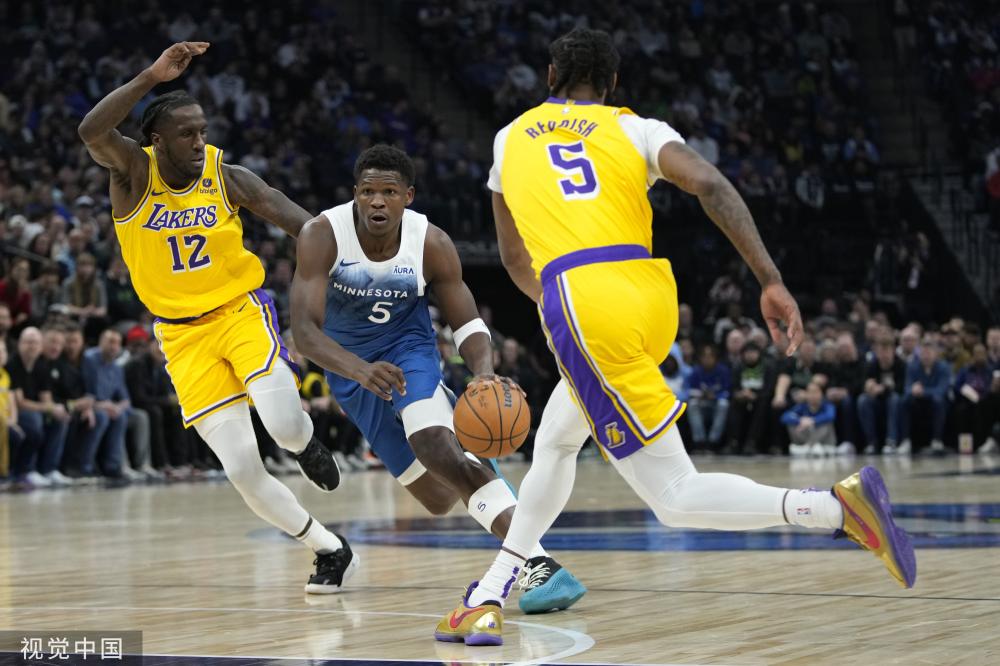 联赛中屡屡 联赛中屡屡